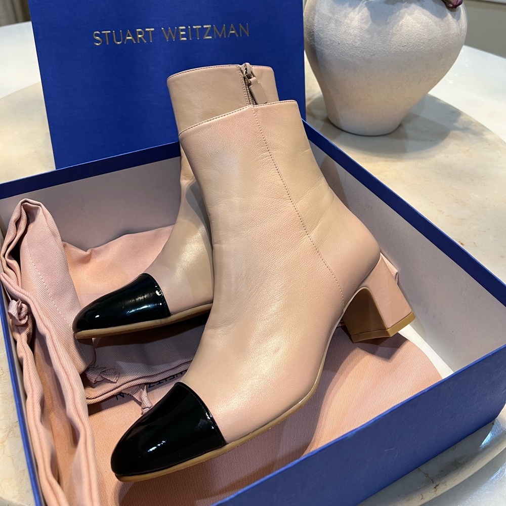 Stuart Weitzman Beige and Black Ankle Boots size 7.5